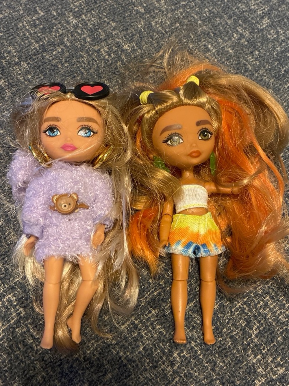 2  Barbie Extra Minis